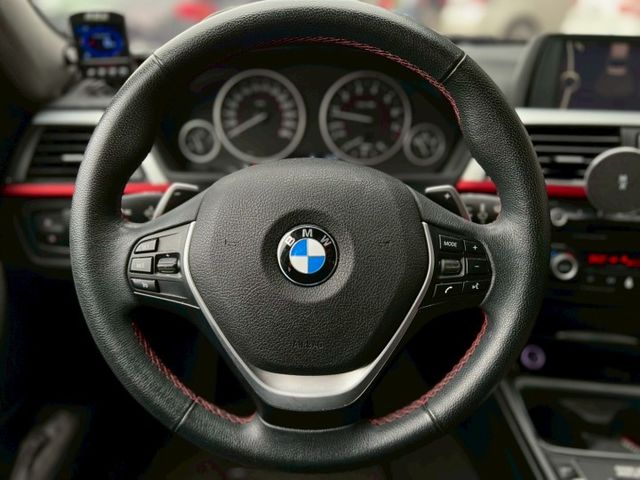 320i M Sport 定期保養不怕漏油/尾燈已改裝好/車內環保材料都正常  第9張相片