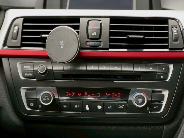 320i M Sport 定期保養不怕漏油/尾燈已改裝好/車內環保材料都正常  第11張相片