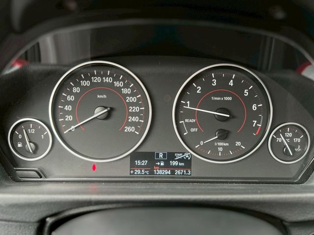 320i M Sport 定期保養不怕漏油/尾燈已改裝好/車內環保材料都正常  第13張相片