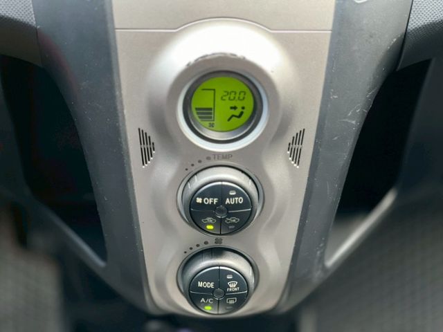 一手車~里程只跑12萬 | 代步絕佳工具 | 前後雷達 市區停車方便 | 雨季來臨 快來把小鴨開回家  第11張相片
