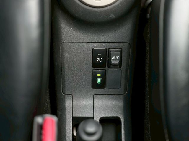 一手車~里程只跑12萬 | 代步絕佳工具 | 前後雷達 市區停車方便 | 雨季來臨 快來把小鴨開回家  第12張相片
