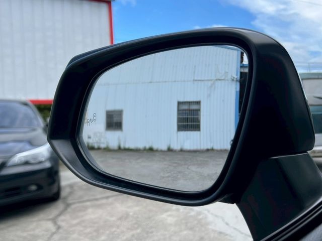 一手車 | 油電旗艦版  環景 | ACC跟車系統 | 車道偏移系統 | 安全配備齊全  第16張相片