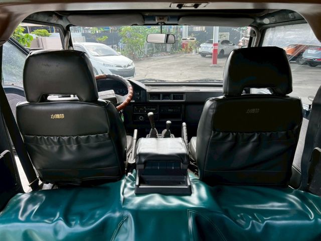 手排四輪傳動｜柴油2.5L得利卡｜露營或戶外活動最適合｜現在越來越稀有｜車況來源透明  第9張相片