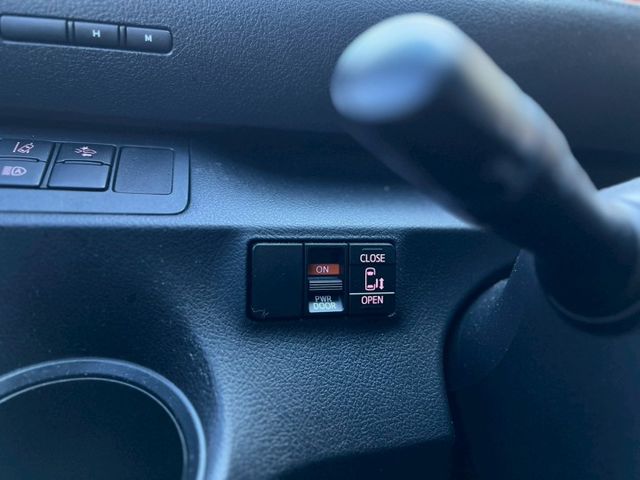 5人座豪華+｜里程跑不到２萬｜加裝安卓機、FOCAL音響｜【盲點偵測】【定速】【右側電滑門】  第10張相片