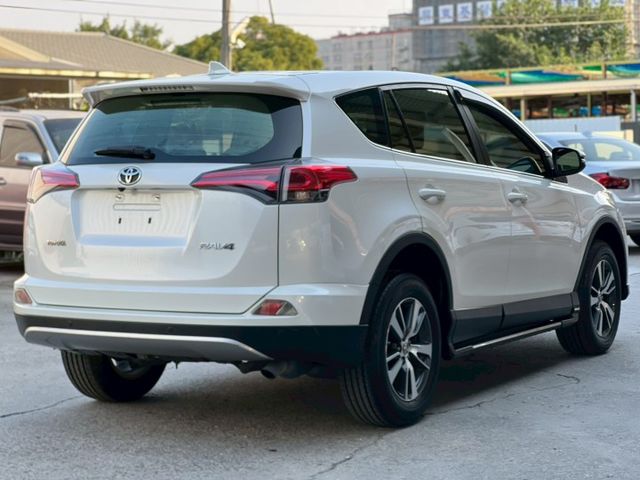 RAV4 2.0L 尊爵版｜里程只跑7.8萬公里｜原廠保養車況超美｜【主駕電動椅】【定速】【車道偏移警示】  第10張相片