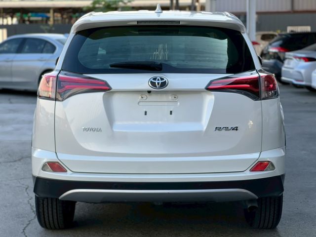 RAV4 2.0L 尊爵版｜里程只跑7.8萬公里｜原廠保養車況超美｜【主駕電動椅】【定速】【車道偏移警示】  第11張相片