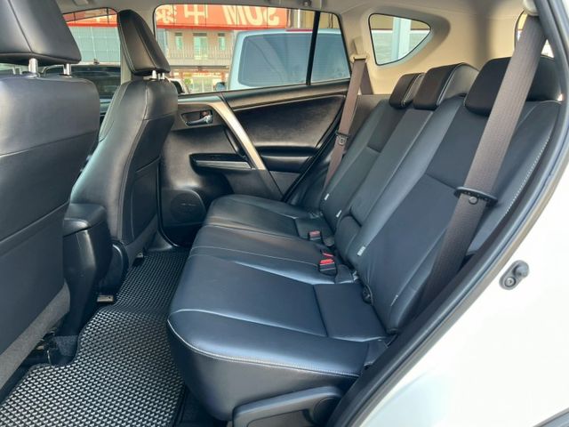 RAV4 2.0L 尊爵版｜里程只跑7.8萬公里｜原廠保養車況超美｜【主駕電動椅】【定速】【車道偏移警示】  第15張相片