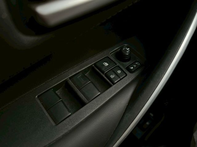 ALTIS汽油豪華版｜神Ａ代步車 輪胎有九成新｜轎車界的不敗神話｜【胎壓偵測】【ACC跟車】【車道偏移警示】  第13張相片