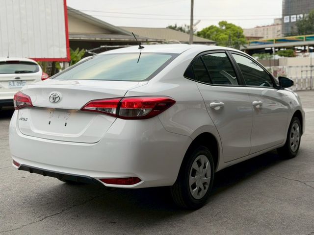 Vios 1.5L 雅緻版｜輪胎2025年剛換 還有九成新｜車子去年七月剛保養 車況維持很好  第4張相片