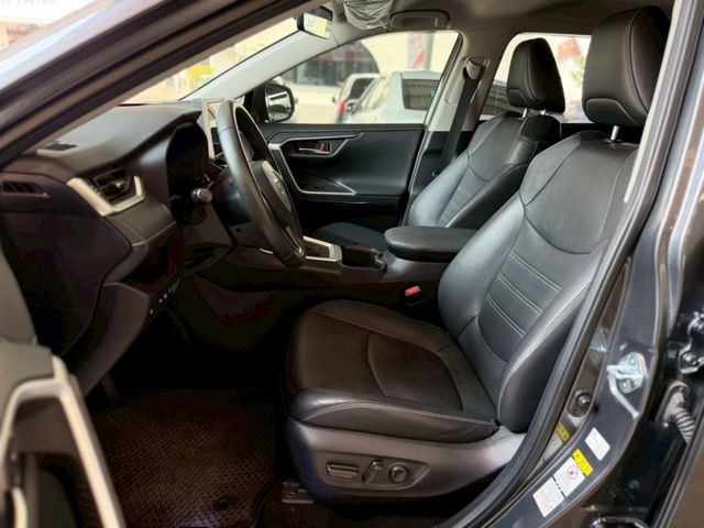 2.0L汽油旗艦版｜配備齊全 原廠保養 電瓶剛換｜【360度環景】【盲點偵測】【電動尾門】【電動座椅】  第16張相片