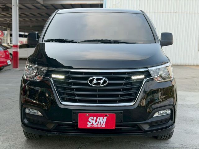 2.5L八人座 尊貴版 柴油引擎+渦輪增壓｜４顆輪胎剛換 有九成新 今年一月剛保養完｜【定速】【日行燈】  第2張相片