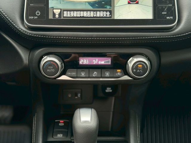 汽油旗艦版｜里程漂亮 車況漂亮｜配備齊全 不用烤漆就很美｜【360度環景】【盲點偵測】  第12張相片