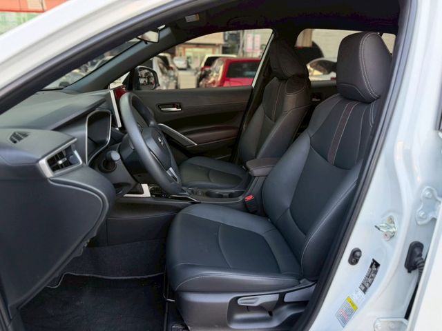 CROSS汽油尊爵版｜12.3吋全彩儀表 原廠保養｜【盲點偵測】【360度環景】【無線CARPLAY】  第16張相片