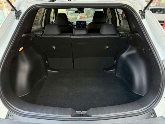 CROSS汽油尊爵版｜12.3吋全彩儀表 原廠保養｜【盲點偵測】【360度環景】【無線CARPLAY】  第18張相片