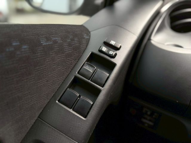 絕版小鴨 超低里程但有保障｜輪胎是2025年的 還有九成新｜【方向盤音響控制】【電動後視鏡】【前後行車紀錄】  第13張相片