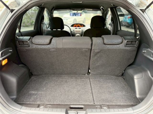 絕版小鴨 超低里程但有保障｜輪胎是2025年的 還有九成新｜【方向盤音響控制】【電動後視鏡】【前後行車紀錄】  第17張相片