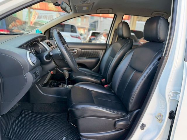 1.6L行家皮椅版｜便宜代步車 空間很大 接送小孩方便 ｜輪胎還有八成新｜【車頂行李架】【胎壓偵測】  第13張相片