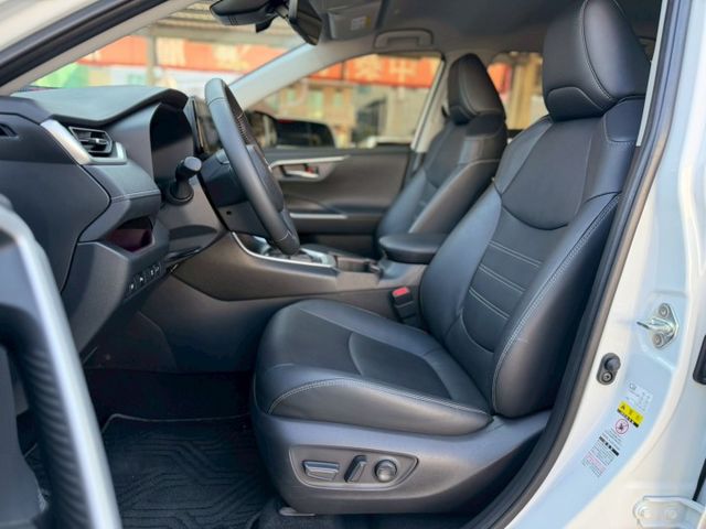 25年式汽油旗艦版｜在原廠保養 配備很齊全｜【360度環景】【盲點偵測】【電動尾門+電動座椅】  第17張相片