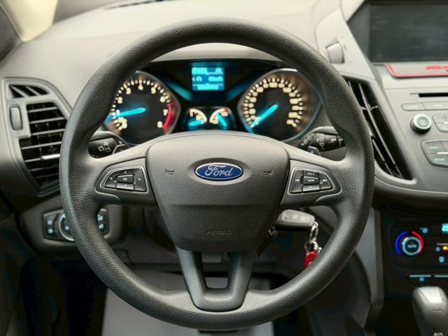 Kuga EcoBoost 180雅緻型｜不用30萬就可以買休旅｜雖然排氣量只有1.5L 可是踩起來還是很有力  第8張相片