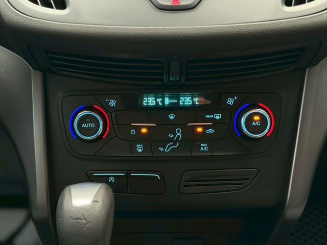 Kuga EcoBoost 180雅緻型｜不用30萬就可以買休旅｜雖然排氣量只有1.5L 可是踩起來還是很有力  第11張相片