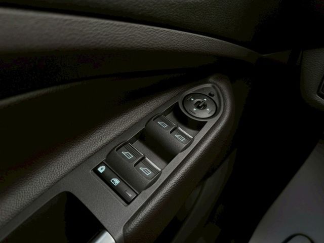 Kuga EcoBoost 180雅緻型｜不用30萬就可以買休旅｜雖然排氣量只有1.5L 可是踩起來還是很有力  第12張相片