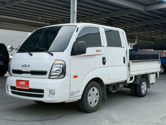 【整備中】25年2月出廠｜六人座雙廂自排｜4/22剛換四顆新輪胎｜加裝升降尾門 載貨更方便  第1張相片