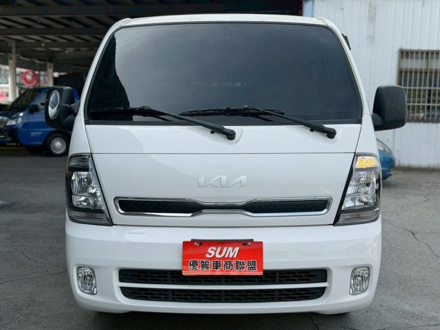 【整備中】25年2月出廠｜六人座雙廂自排｜4/22剛換四顆新輪胎｜加裝升降尾門 載貨更方便  第2張相片