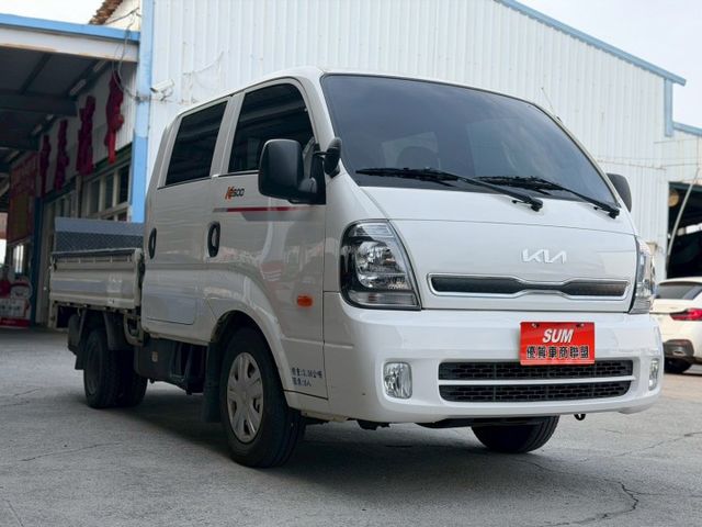 【整備中】25年2月出廠｜六人座雙廂自排｜4/22剛換四顆新輪胎｜加裝升降尾門 載貨更方便  第3張相片