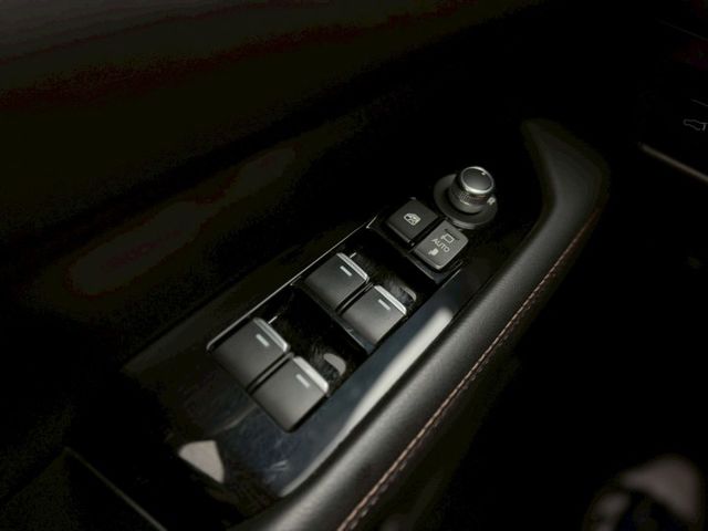 一手2.5 2WD旗艦經典型｜不用50萬就可以開回家｜配備齊全 車況超好｜【360度環景】【電尾門】【雙前電動座椅】  第15張相片