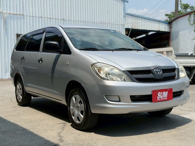 INNOVA 2.0L自排｜里程超低 輪胎剛更換新的｜車子定期保養及調胎｜後座有出風口 內裝也維持得很漂亮  第3張相片