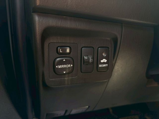 INNOVA 2.0L自排｜里程超低 輪胎剛更換新的｜車子定期保養及調胎｜後座有出風口 內裝也維持得很漂亮  第12張相片