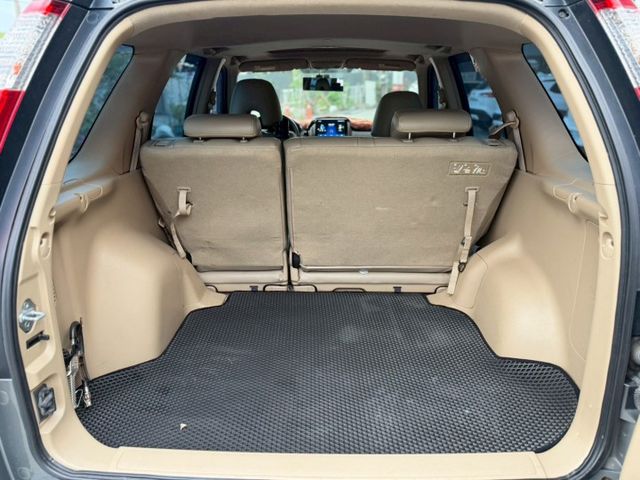 真心推薦評價代步休旅｜車況保養得很好 不管內裝還是外觀 前車主都很用心顧｜內裝皮椅漂亮 車子怠速也不會抖動  第16張相片