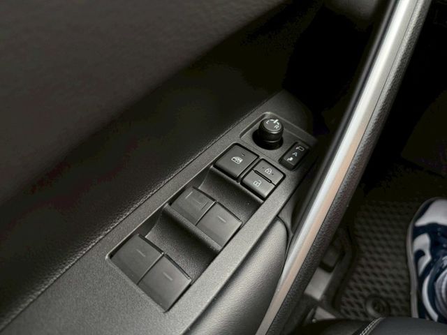 25年五月出廠GR油電版｜已經回原廠保養過 里程只跑6千多公里｜【盲點偵測】【360度環景】【無線Carplay】  第14張相片