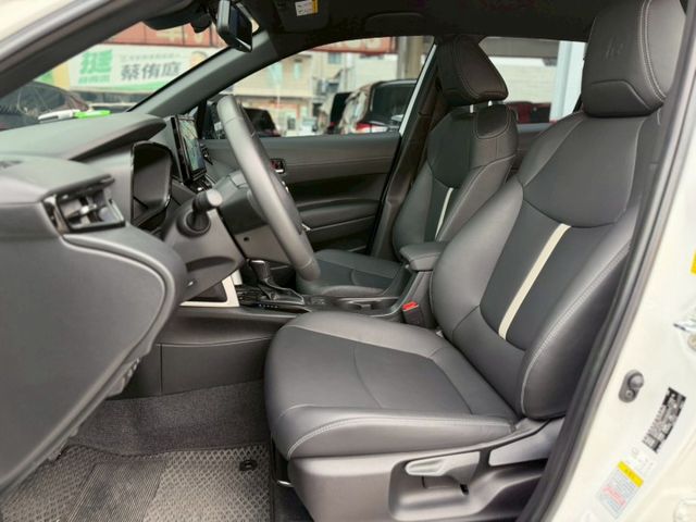 25年五月出廠GR油電版｜已經回原廠保養過 里程只跑6千多公里｜【盲點偵測】【360度環景】【無線Carplay】  第16張相片