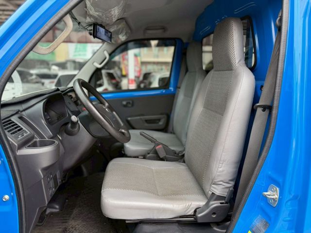 篷式手排｜加裝行車紀錄器 且有在定期保養｜前身是用來載輪胎的  第13張相片