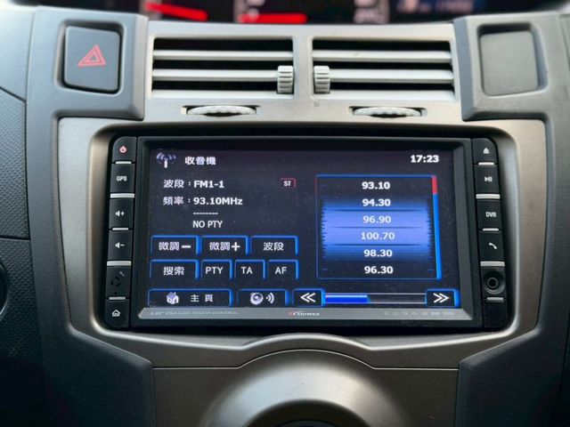 YARIS G Smart版｜ｉ-key可愛小鴨可以輕鬆在城市穿梭｜【恆溫空調】【電動後視鏡】【倒車雷達＋顯影】  第10張相片