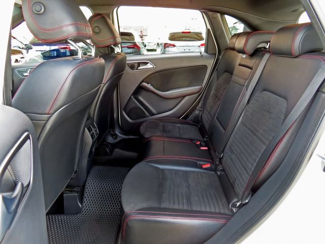 一手 B180 AMG運動版 1.6渦輪增壓/跑9萬多里程/定速系統/I-KEY/倒車顯影/7顆安全氣囊/自動緊急剎車  第9張相片