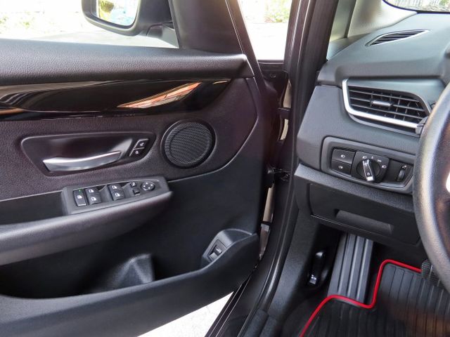原廠漆稀有一手BMW 218i/跑6.9萬多里程/定速系統/渦輪增壓/I-KEY/導航/倒車顯影/LED頭燈/車道偏移  第9張相片