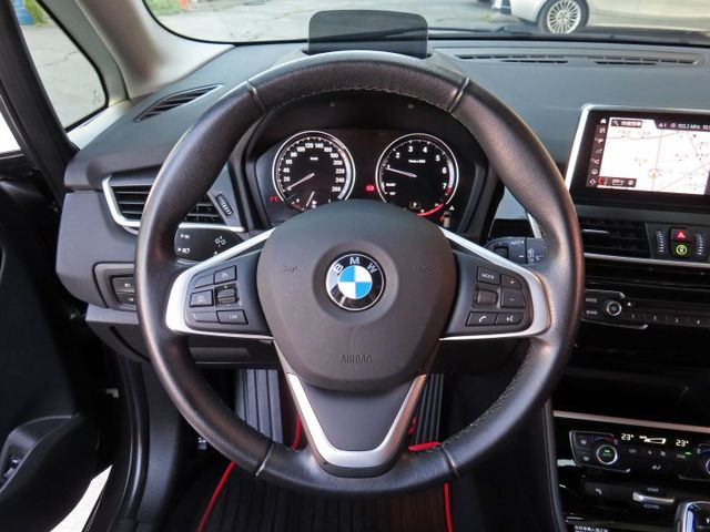 原廠漆稀有一手BMW 218i/跑6.9萬多里程/定速系統/渦輪增壓/I-KEY/導航/倒車顯影/LED頭燈/車道偏移  第10張相片