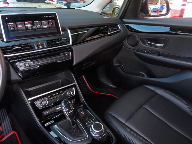 原廠漆稀有一手BMW 218i/跑6.9萬多里程/定速系統/渦輪增壓/I-KEY/導航/倒車顯影/LED頭燈/車道偏移  第11張相片