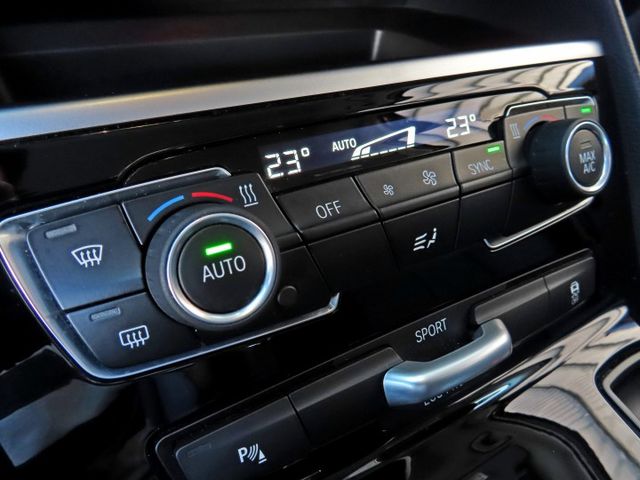 原廠漆稀有一手BMW 218i/跑6.9萬多里程/定速系統/渦輪增壓/I-KEY/導航/倒車顯影/LED頭燈/車道偏移  第15張相片