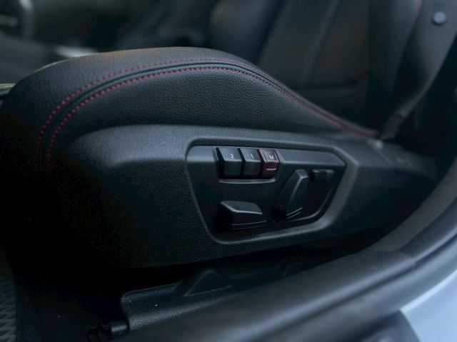 320i M Sport 定期保養不怕漏油/尾燈已改裝好/車內環保材料都正常  第17張相片