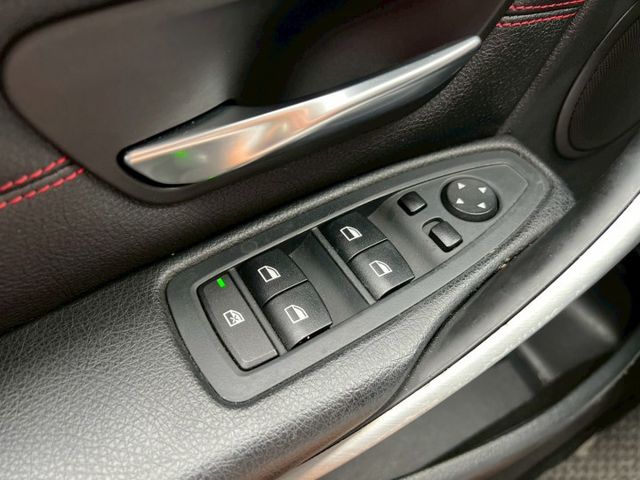 320i M Sport 定期保養不怕漏油/尾燈已改裝好/車內環保材料都正常  第18張相片