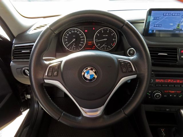 BMW X1 sDrive18i/安全氣囊/跑17萬多里程/車頂行李架/導航/倒車顯影  第9張相片