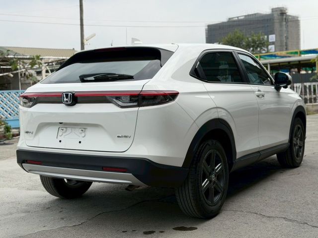 2025年e：HEV Prestige｜還在原廠保固中｜新車價95.9萬 現省十幾萬｜【電動座椅】【電尾門】【盲點偵測】  第4張相片