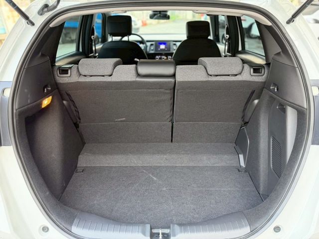 Honda Fit e：HEV油電版｜內裝外觀都媲美新車｜里程保證！｜【ACC跟車系統】【AEB緊急煞車】【電子手煞車】  第16張相片