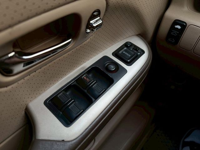 真心推薦評價代步休旅｜車況保養得很好 不管內裝還是外觀 前車主都很用心顧｜內裝皮椅漂亮 車子怠速也不會抖動  第12張相片