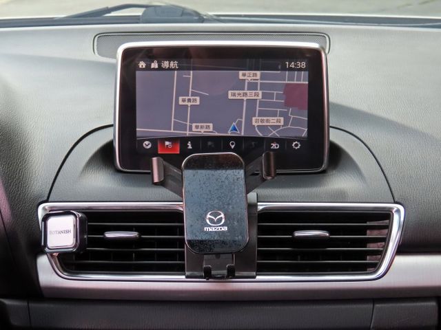 2.0頂級版 日系進口車/手自排/跑17萬多里程/6安全氣囊/I-KEY/定速系統/TCS/導航/方向盤換檔撥片  第14張相片