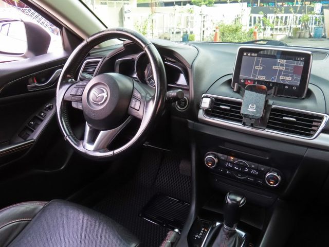2.0頂級版 日系進口車/手自排/跑17萬多里程/6安全氣囊/I-KEY/定速系統/TCS/導航/方向盤換檔撥片  第16張相片