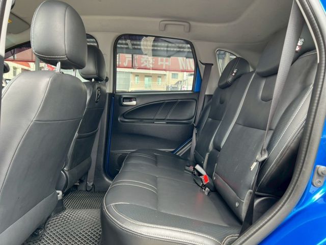 輕鬆型1.5L小車大空間 載貨載小孩第一首選/電動尾門+倒車顯影/媽媽想買車接送小孩可以考慮喔~  第12張相片